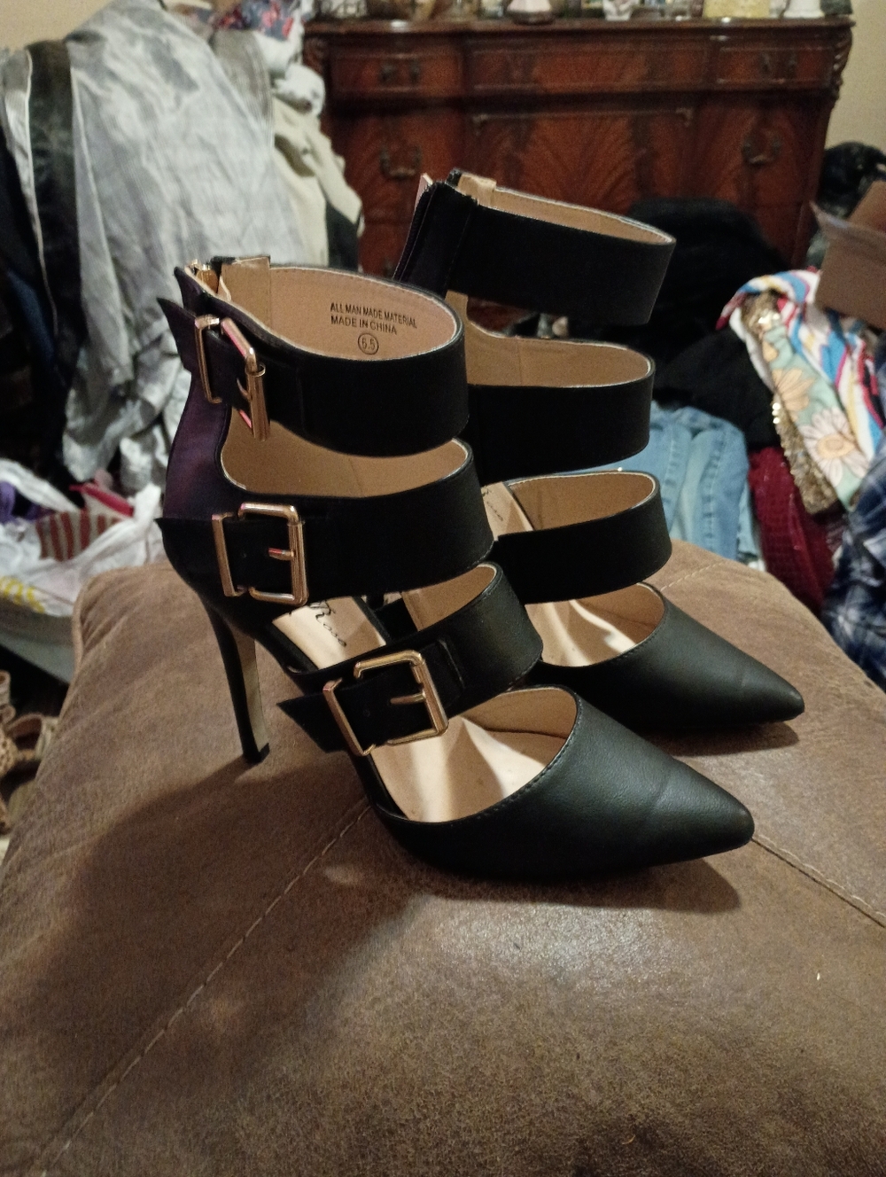 Wild Rose Black Strappy Pointed-Toe Stiletto Heels with Buckles